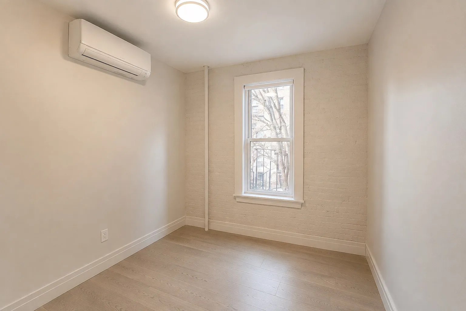 241 West 13th Street — Photo 4