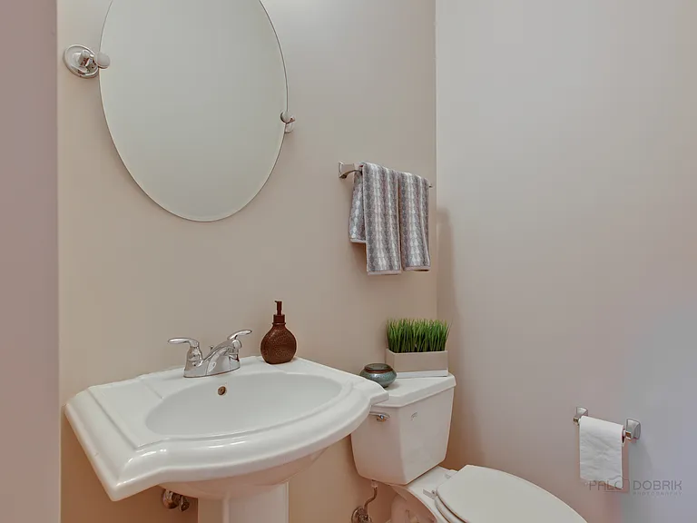 1194 Danforth Ct — Photo 9