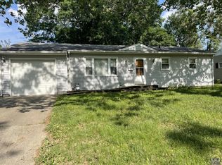 1536 SW Glendale Dr, Topeka, KS 66604
