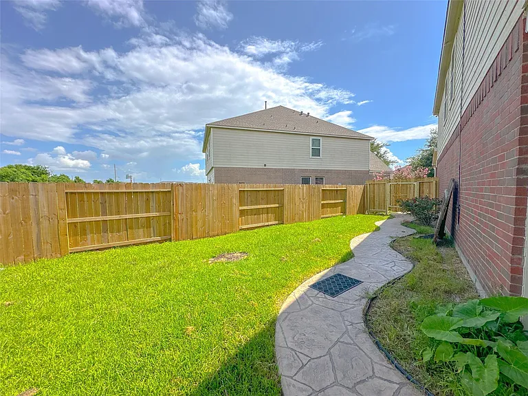 14819 Grove Canyon Ct — Photo 24