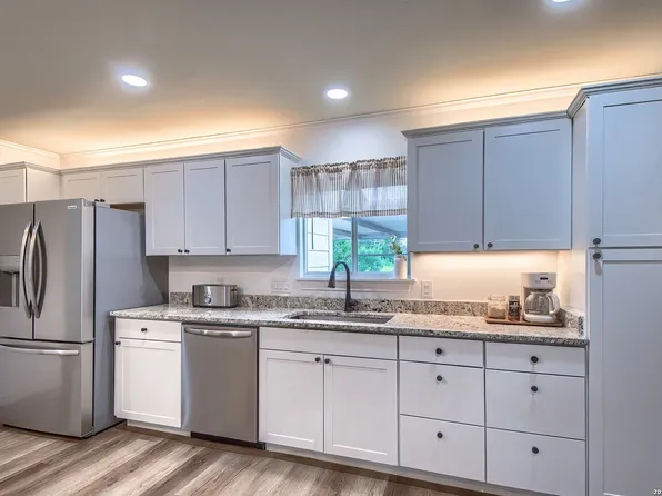 127 Hillcrest Dr, La Vernia, TX 78121