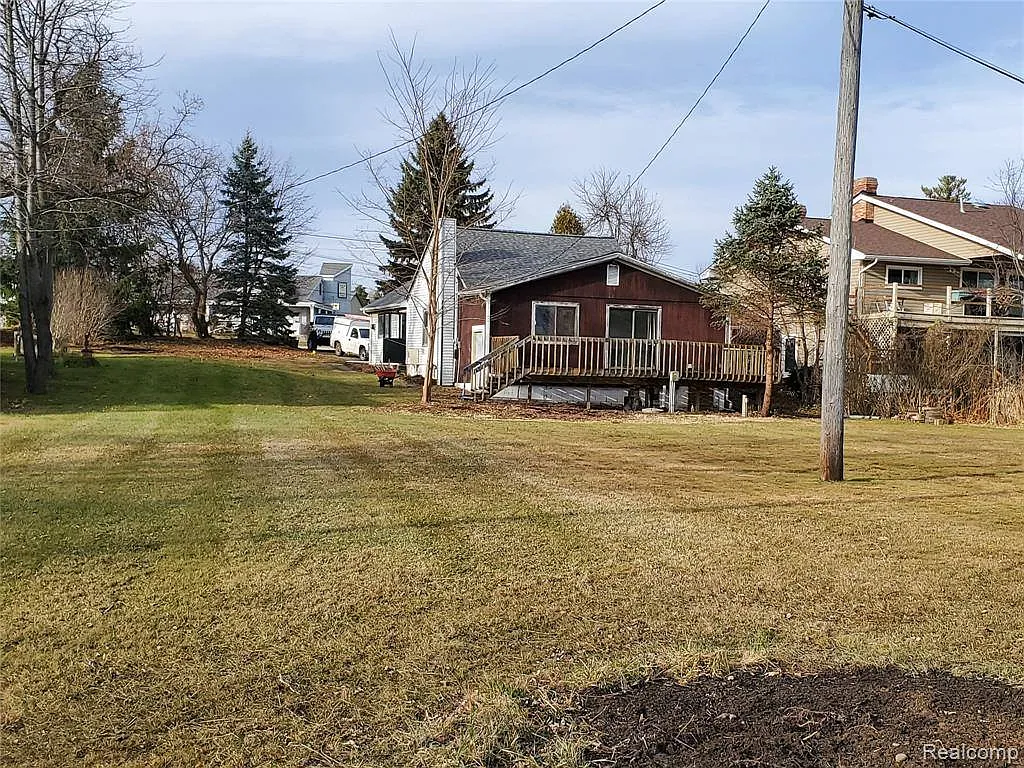 2921 School Lake Dr photo 1
