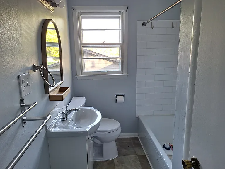 504 W Price Ave — Photo 7