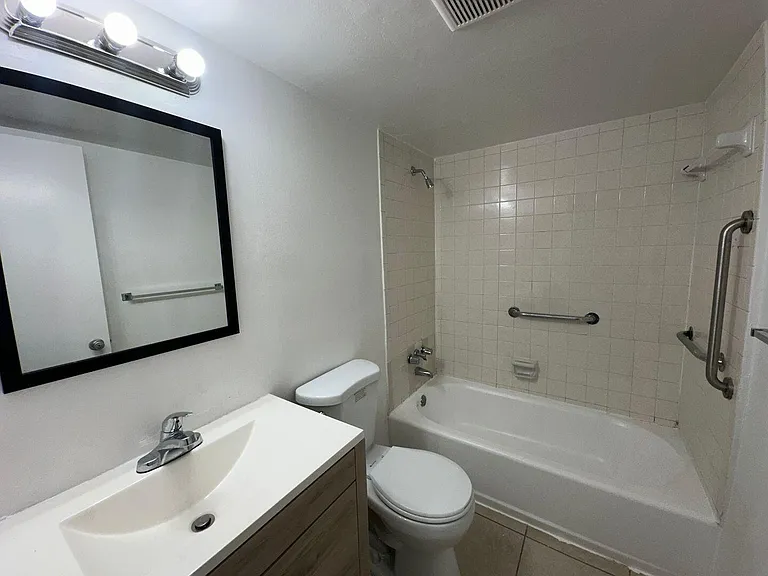 515 S Sequoia Dr #111 — Photo 3
