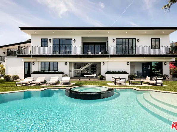 10932 Savona Rd, Los Angeles, CA 90077