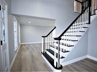 8 Francis Dr, Hillsborough, NJ 08844