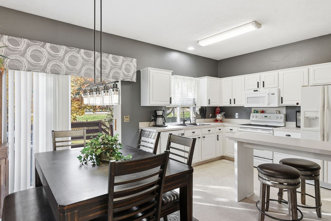 next background image