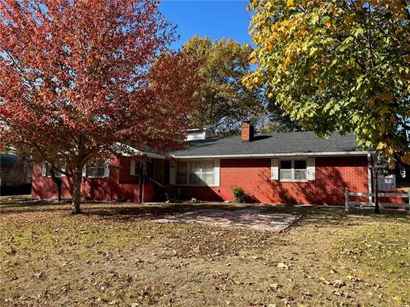 716 S Main St, Nevada, MO 64772