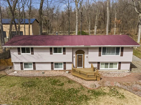 25600 Merle St, Edwardsburg, MI 49112