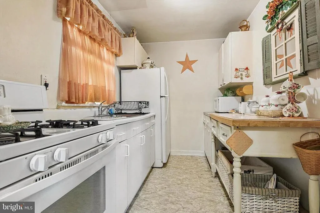 2 bed, 2020 sqft, $1,800 — Photo 3