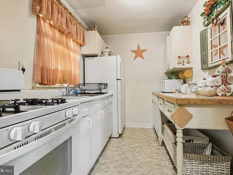 621 Hamilton St — Photo 3
