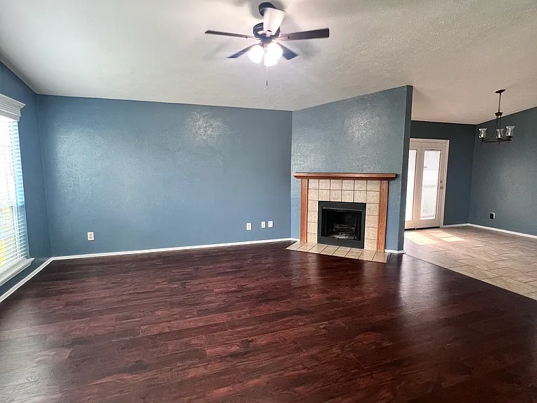 3207 Forest Creek Dr — Photo 9