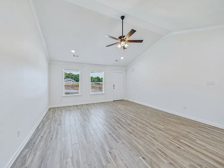 109 Coal Mountain Rd — Photo 3
