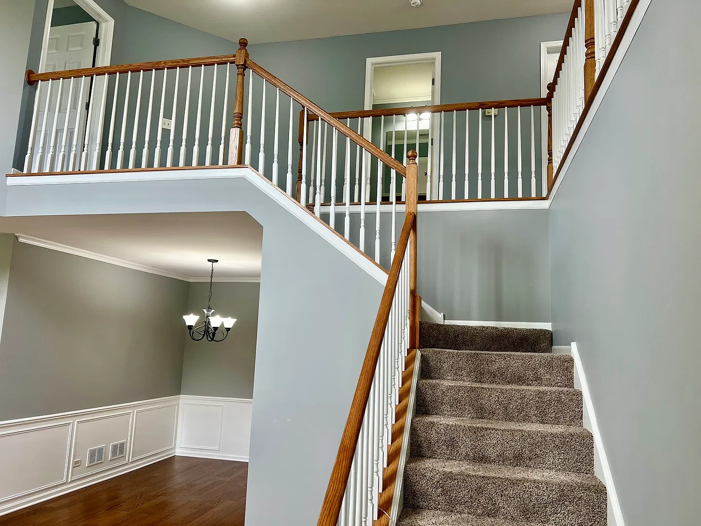 2 bed, 2.5 bath, 1678 sqft, $2,400 — Photo 3