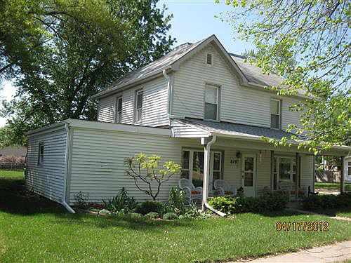 1st image of 819 1st St