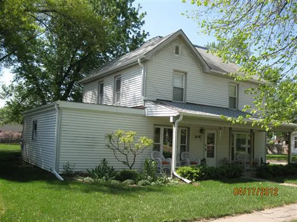 819 1st St, Milford, NE 68405