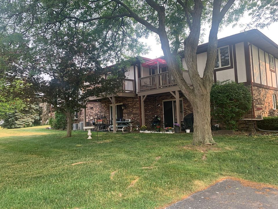 2nd image of 212 Manor Dr Unit B