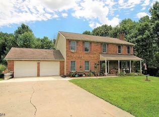 6 Poppys Ct, Columbia, NJ 07832