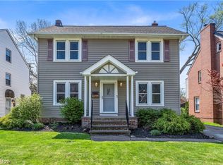3566 Grosvenor Rd, Cleveland Heights, OH 44118