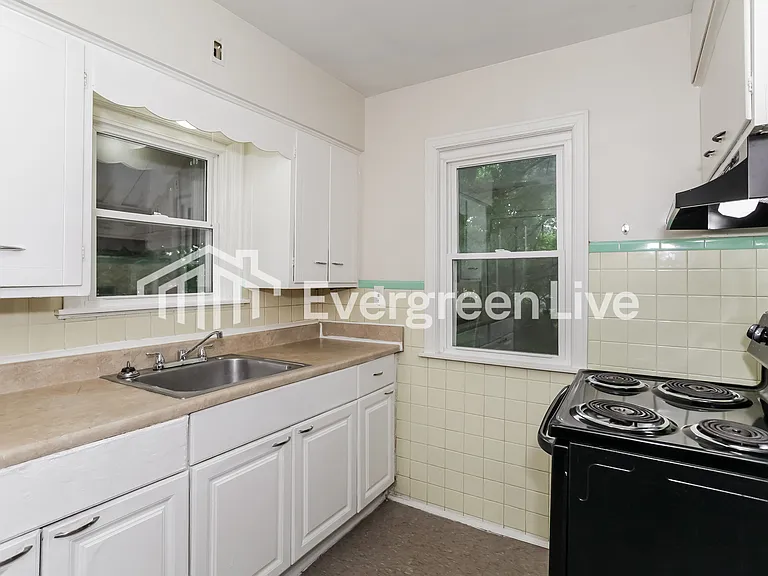 6923 Gloria Dr — Photo 6