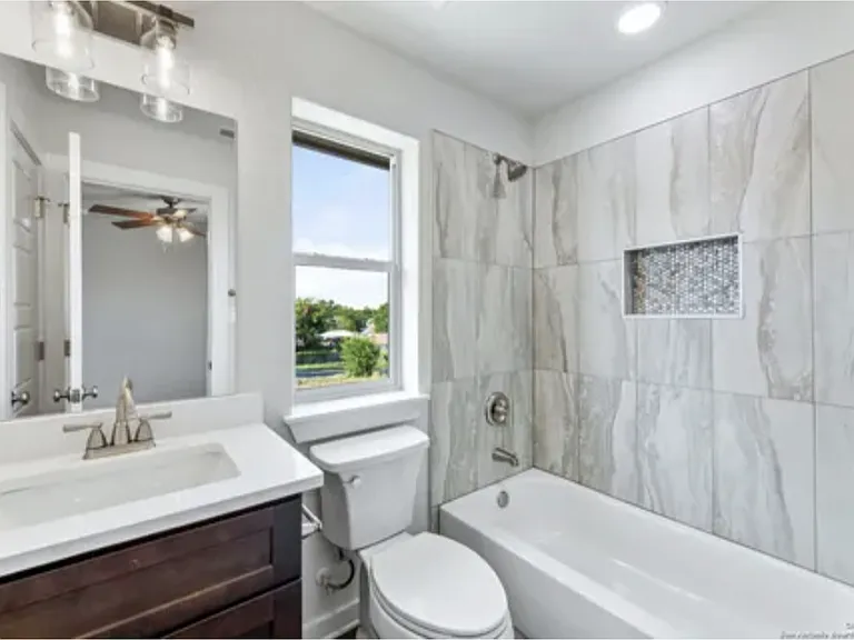 810 S Walters St #102 — Photo 16