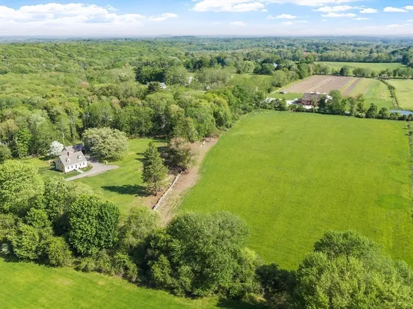 177 Maple St, Sherborn, MA 01770