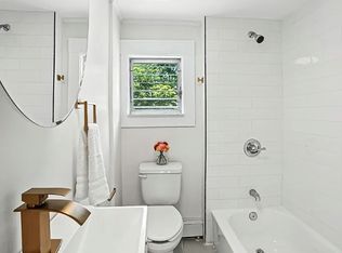 84 E Main St, Hopkinton, MA 01748