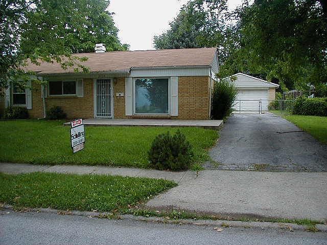2nd image of 3734 Chateau Ln