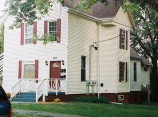 807 W Grove St APT 2, Bloomington, IL 61701