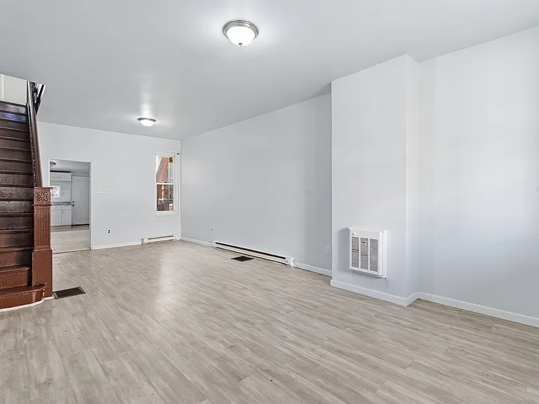862 E Cornwall St — Photo 13