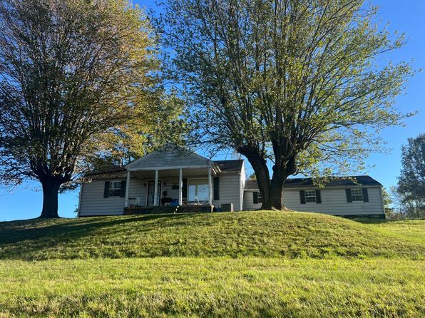 108 Reed St, Oak Hill, OH 45656