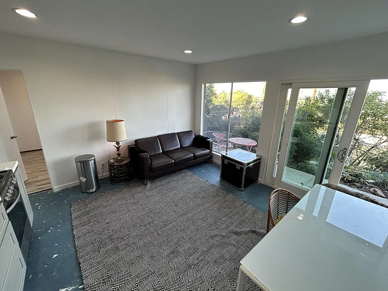 700 Lark Ct #B — Photo 4