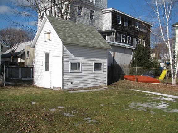 3rd image of 7 Grand St