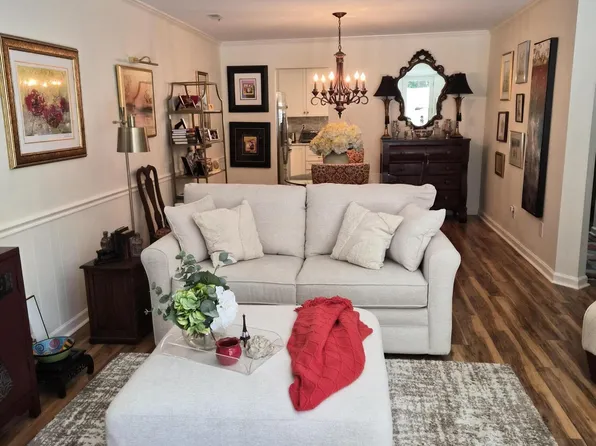 3192 Morningside Dr, Raleigh, NC 27607