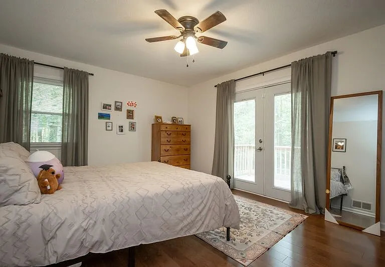 281 Rhodes Dr — Photo 21