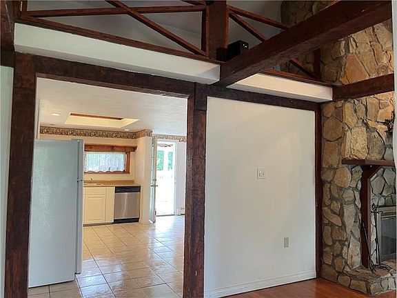 4th image of 554 Centreville Pike
