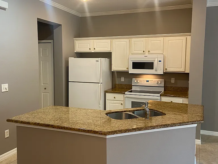 7441 Arlington Grove Cir — Photo 4