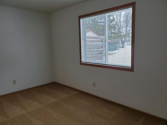3rd image of 875 E 6th St APT 1