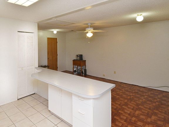 5th image of 2522 Catherine St