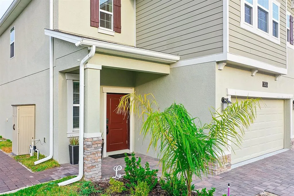 3 bed, 2.5 bath, 2496 sqft, $3,000 — Photo 3