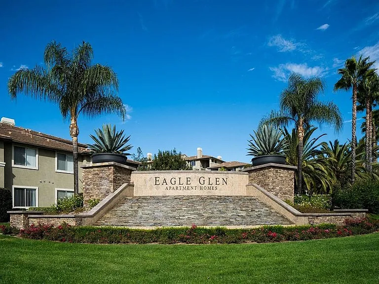 Eagle Glen Property Sign