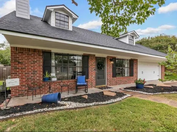 4516 Kingsdale Dr, Bryan, TX 77802