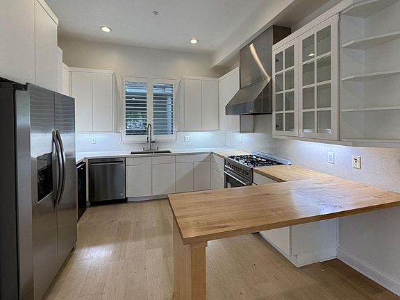 2nd image of 16000 W Sunset Blvd Unit 102