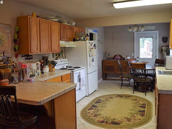 3rd image of 460 N Gould St
