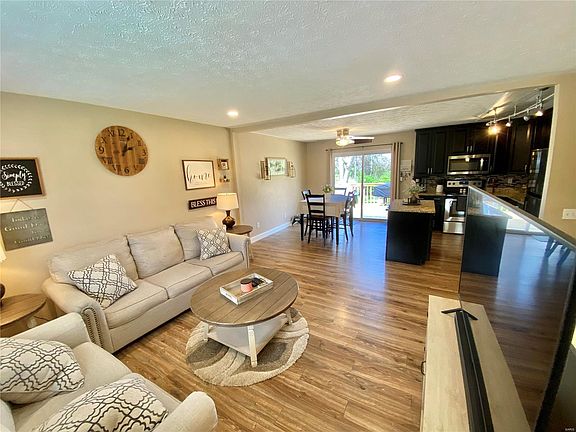 5th image of 223 Glenwood Dr