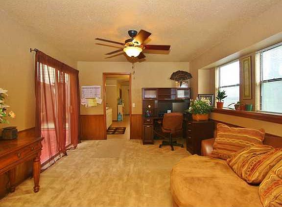 3rd image of 736 Westridge Ct