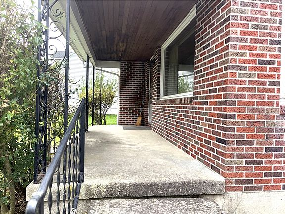 3rd image of 120 Locust St