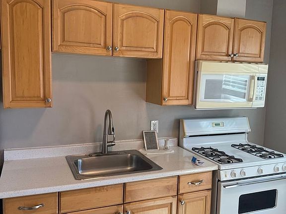 3rd image of 111-113 6th St #113-A
