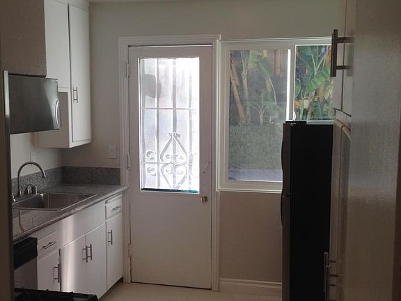 4th image of 2222 N Cahuenga Blvd #22225
