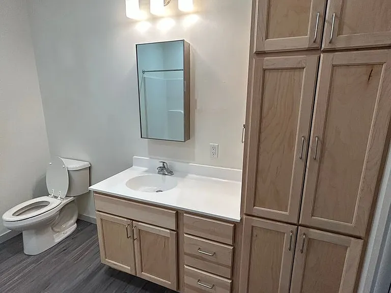101 Main St S #214 — Photo 3